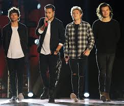 JapinhaaDoNiall's tweet photo. Meus bebes <3 vo tem por eleees
#EMABiggestFans1D
#VoteOneDirectionEMA https://t.co/JfINscwvm3