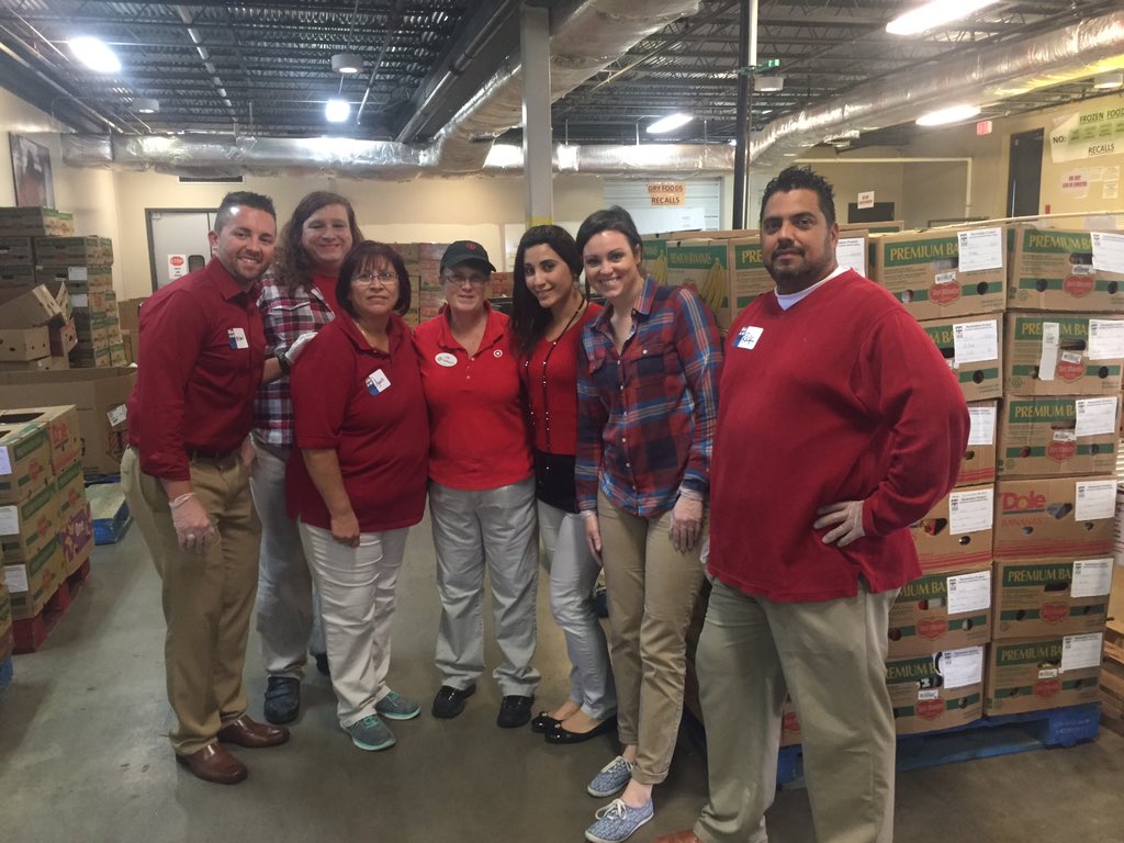 1817 volunteers giving back! <a href="/ConnieDroge/">Connie Droge</a> <a href="/ChristinaSafady/">Christina Safady</a> <a href="/ambarnhart/">Allison Herr</a>