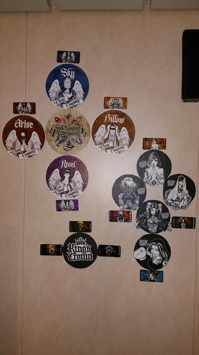 MaskeyVictor's tweet photo. I just want to give a shout out to #suicidebunny, #pipthebunny and all of their customer service. Awsome people https://t.co/oOlQ2eFQUu