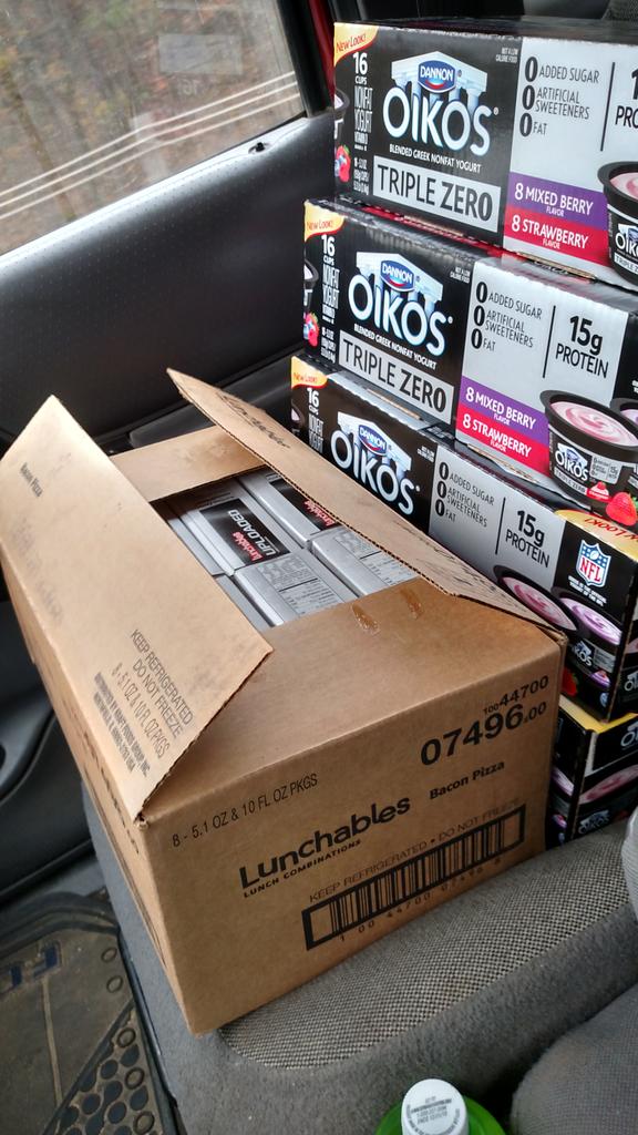 halvy878's tweet photo. Perks of working for a trucking company. #LotsOfFreeStuff https://t.co/Q9mz1CMXHE