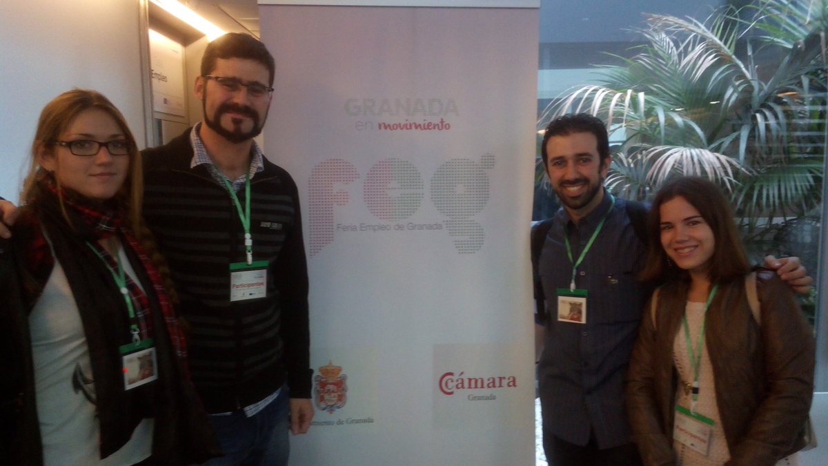 Zareteke's tweet photo. En la #FEG2015 con @ermoya31, @7b904659bf3d47f y @alesa_art ¡¡Encontrando empleo!! https://t.co/L9Ss1Aj4Pf