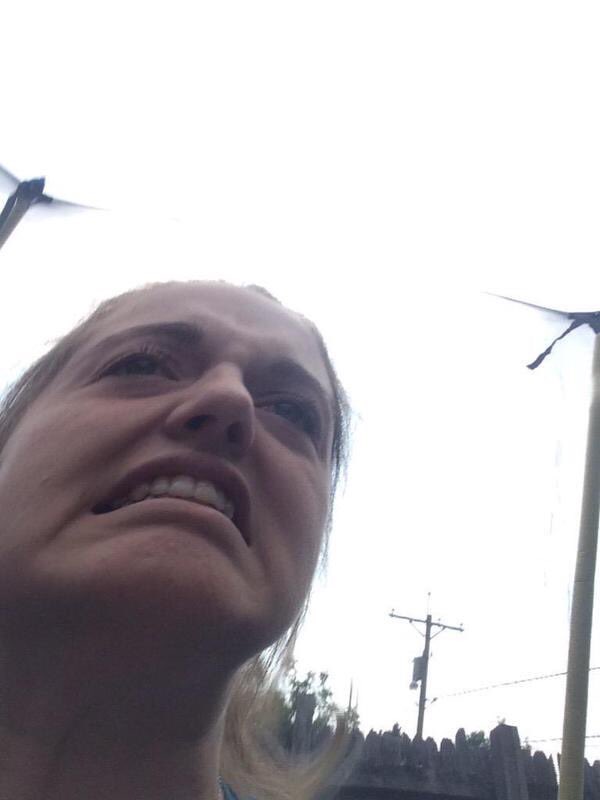 NiggazStruggles's tweet photo. mdrr elle s'est prise en photo pendant qu'elle sautait sur un trampoline https://t.co/IwYt5pRhcw
