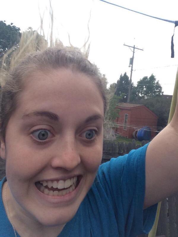NiggazStruggles's tweet photo. mdrr elle s'est prise en photo pendant qu'elle sautait sur un trampoline https://t.co/IwYt5pRhcw