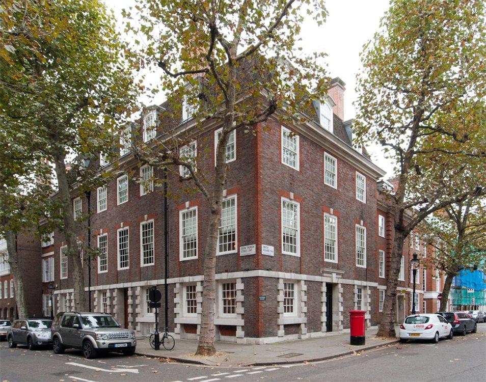 OnTheMarketCom's tweet photo. One of Westminster's most illustrious houses #onthemarket via @knightfrank https://t.co/R9MwGb5ZTC https://t.co/kaOVZePl3t