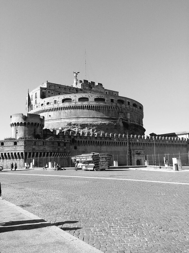 lella84's tweet photo. #castelsantangelo #Roma #whatawonderfulcity #WhataWonderfulWeekend https://t.co/zRf9IzStls