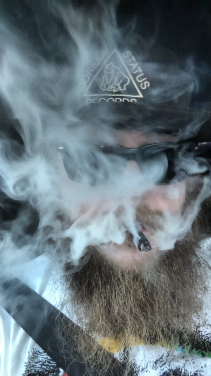GORILLASTATUS1's tweet photo. #blunt30 #stayupwayup #gorillastatusrecords #chronicapparel @BennyUnk @mmjbillboard @RichardsonNigel @BakedStonettes https://t.co/mA5mB3M1ti