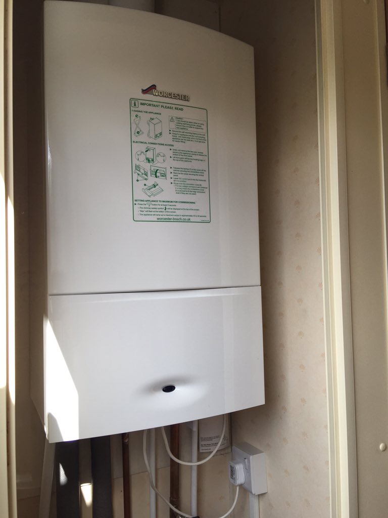 SheppeyCaravans's tweet photo. Banish the cold this winter with central heating in your Caravan from £2400 or some double glazing from £2099 https://t.co/FaW3QYx9Kt