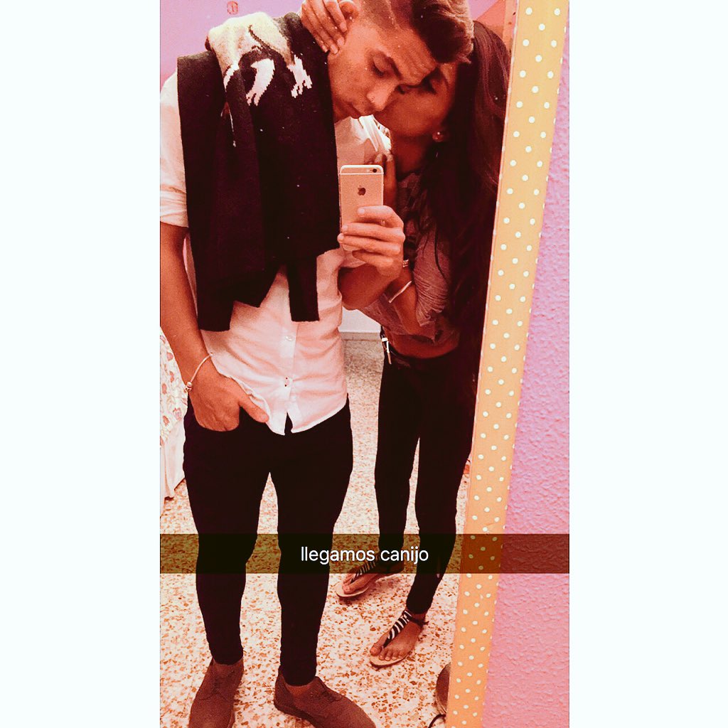 AlvaroMarquezL's tweet photo. @AnaAriasJ q te quiero pequeña koala 👰🏽🐨 https://t.co/nnCk59nDGd