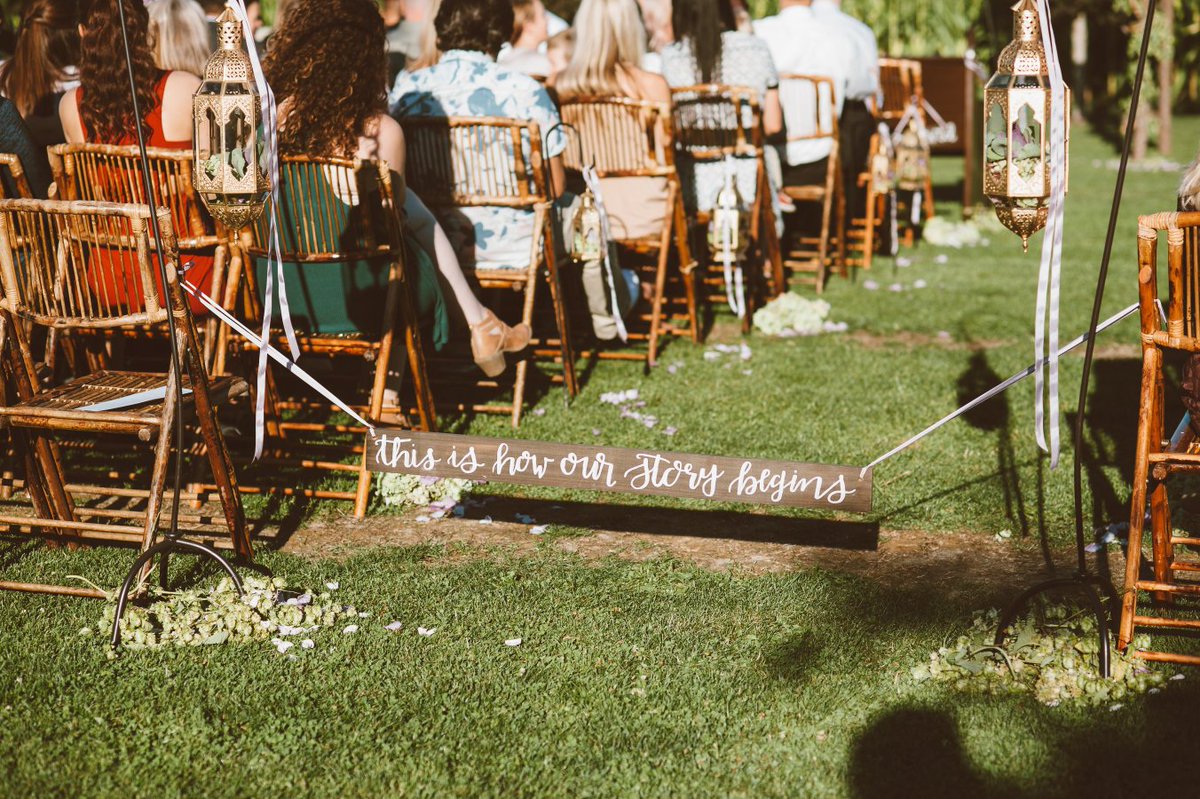 violetwed's tweet photo. This rustic summer wedding at #Snohomish @CravenFarm is a beautifully rustic affair: https://t.co/ipMKSs14ho https://t.co/aHr3RTEqvk