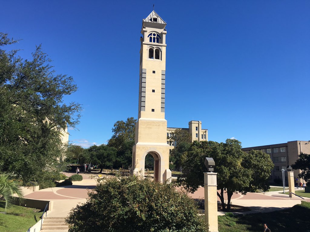 PiLambda_LPC's tweet image. #Dallas, #Houston &amp;amp; #SanAntonio Hermanas visiting @StMarysU today!  Thank you for hosting us!