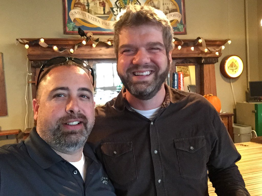 tthomasser's tweet photo. @BSGChris @summitbeer  malt negotiations done, now just a celebratory beer. https://t.co/rZuSfN0nrl