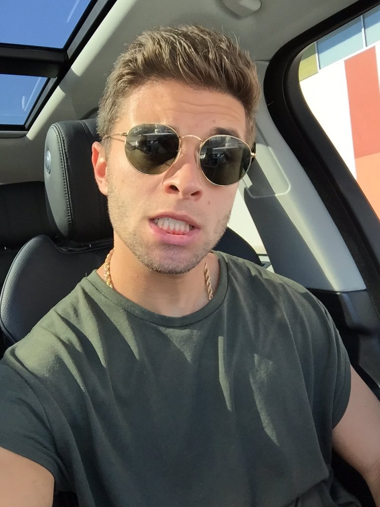 jakemiller's tweet photo. Headin to @SKEETV to perform with @SnoopDogg @BlackViolin and more! Let's get ittt https://t.co/74GYohtho2