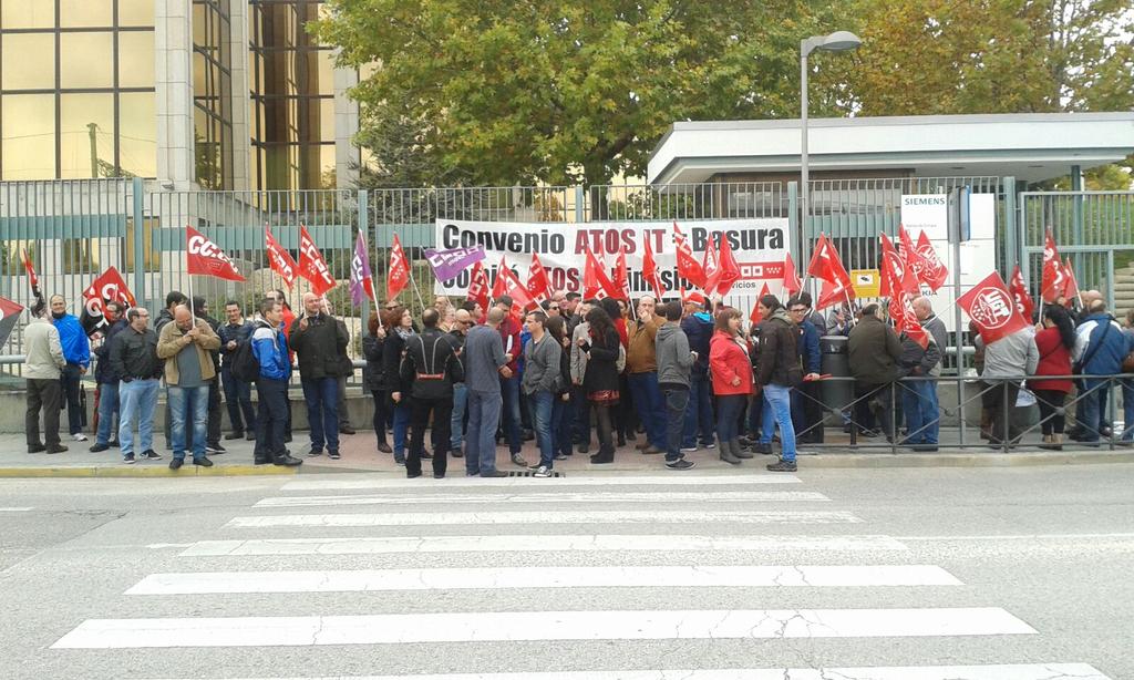CCOO_AWG_MAD's tweet photo. Apoyando a los compis d Infoservicios y Daesa.Contra el @convenioatosIT Gracias @CCOO_Atos @CGTAtosMad @UGT_AtoS https://t.co/GNpCAWYko9