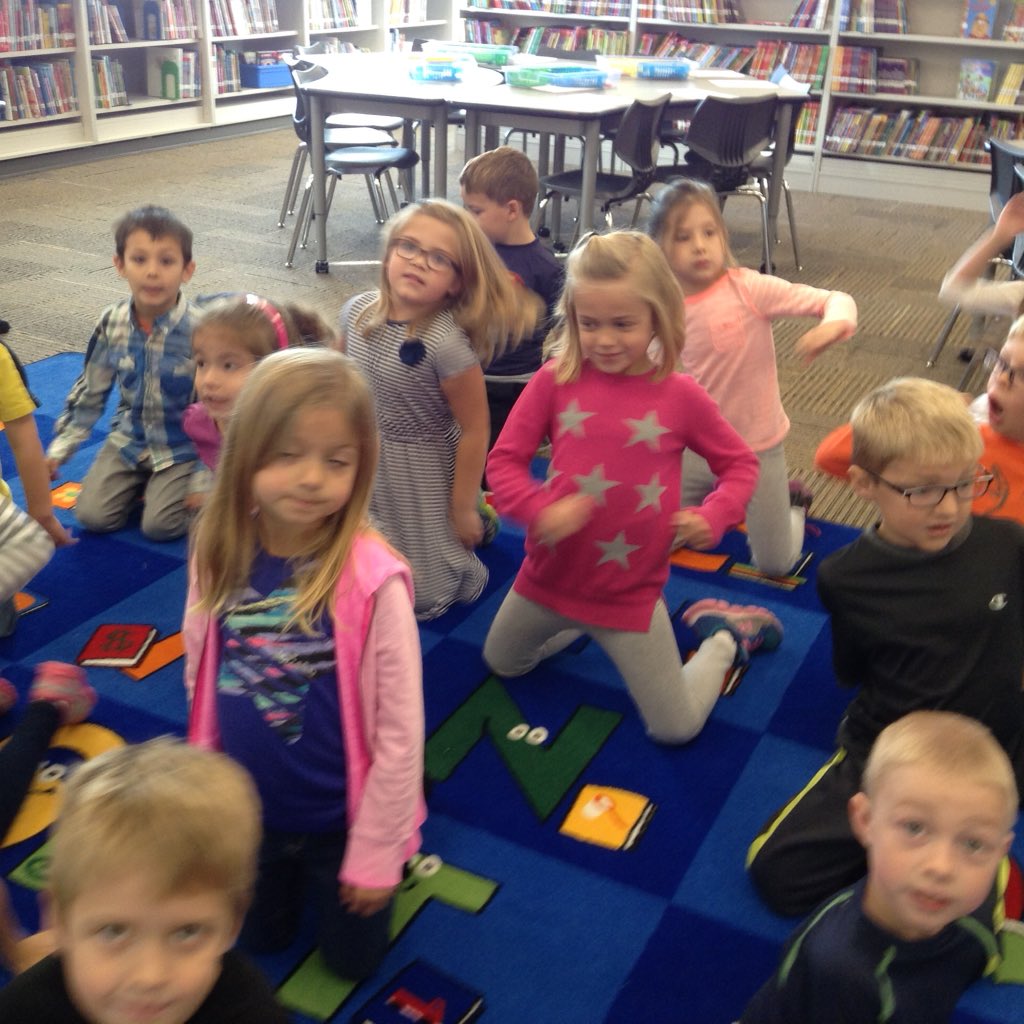 Discovery_Lib's tweet photo. Kindergarteners jammin' to There was an Old Monster by Ed Emberly! #EdEmberly #ilovediscovery https://t.co/rfHHZwEhY4