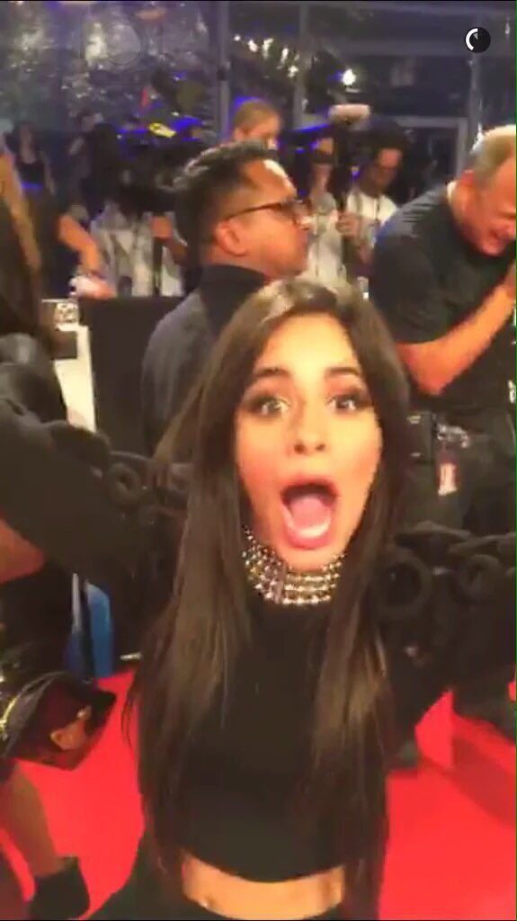 jiwonfada's tweet photo. Me lembro de quando conheci Camila, estávamos num evento e de longe pude ver ela, tão linda e comportada #YAAS5H https://t.co/bpDpfR9FvL