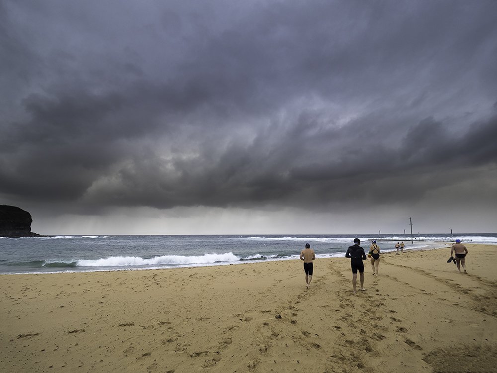glistenrr's tweet photo. Tuesdee, yestdee beautiful, this morning, not so. https://t.co/6Iu9H5S8w3