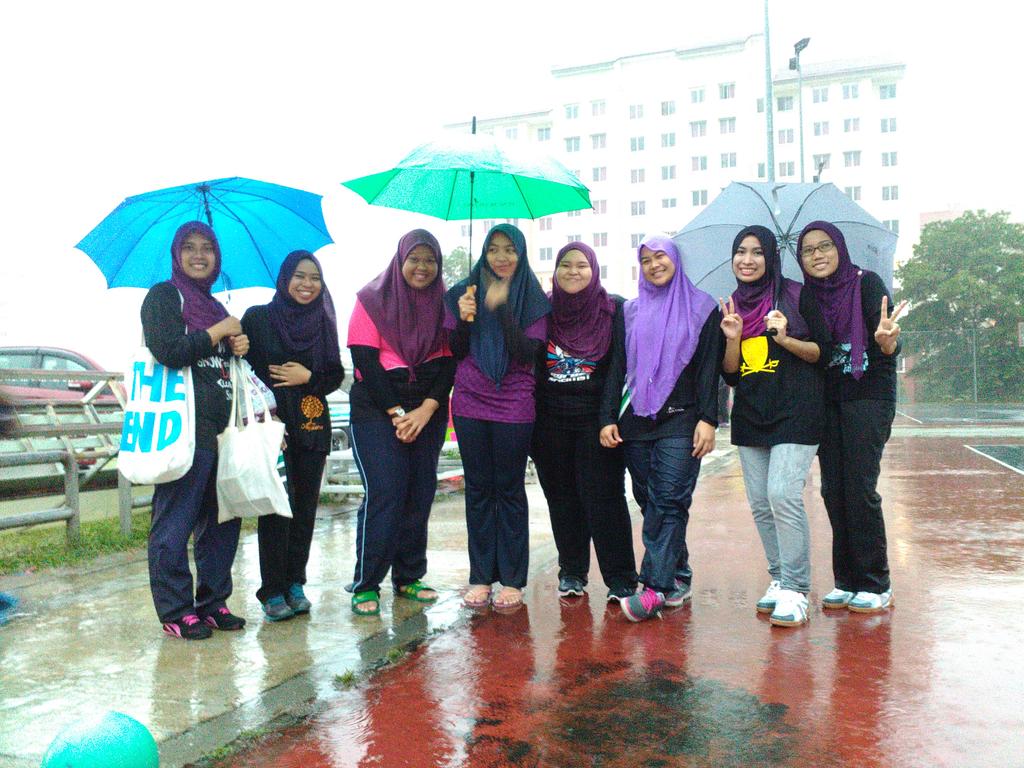opemsociety's tweet photo. Urusetia netball. #KPD2015 #BizFlair2015 #FBMAwesome #OPEMS #PialaDekan https://t.co/OcXfymYOnt
