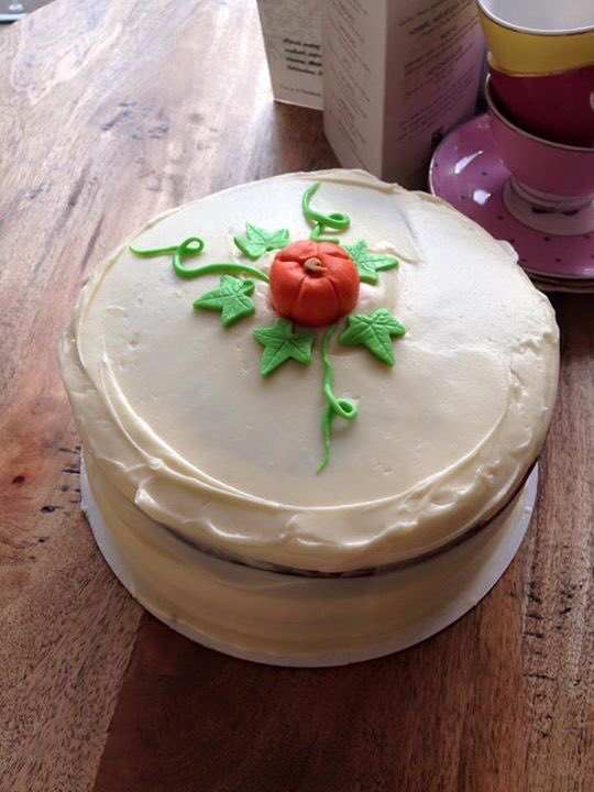 fleur_dethe's tweet photo. What does everyone think of pumpkin cake!? #pumpkincake #fleurdethecake https://t.co/iJQ7Yihx4O