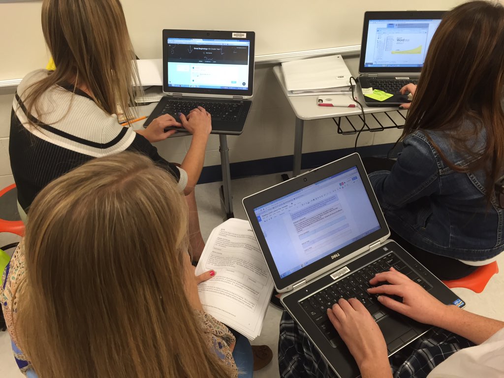 MrsChapmanSLES's tweet photo. Using #GoogleClassroom and #GoogleApps to #collaborate tonight! @FCPSGreatBegin #LEARNmodel #4thGrade https://t.co/uy4b7mOQwi
