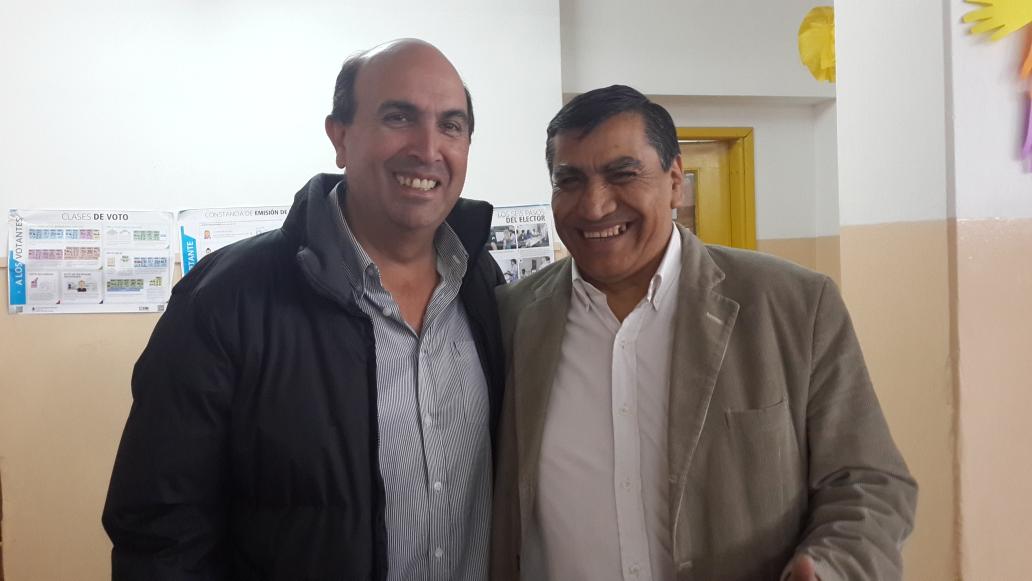 BermudezNQN's tweet photo. Ayer estuve en Cutral Co y me saqué una foto con su intendente electo Jose Rioseco. Se viene la Argent. del respeto https://t.co/E3zjWkZiH3