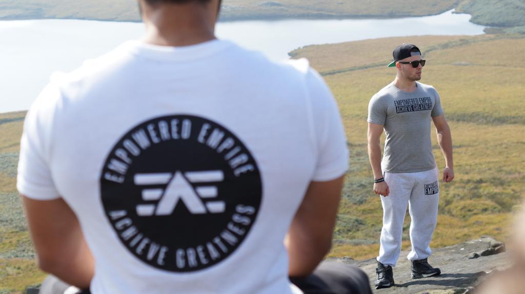 EEmpireOfficial's tweet photo. 💥Become part of the movement💥
Get your Empowered Empire gear online at https://t.co/93K7Xgknul #sucess #fitness https://t.co/qORrzQsaYf