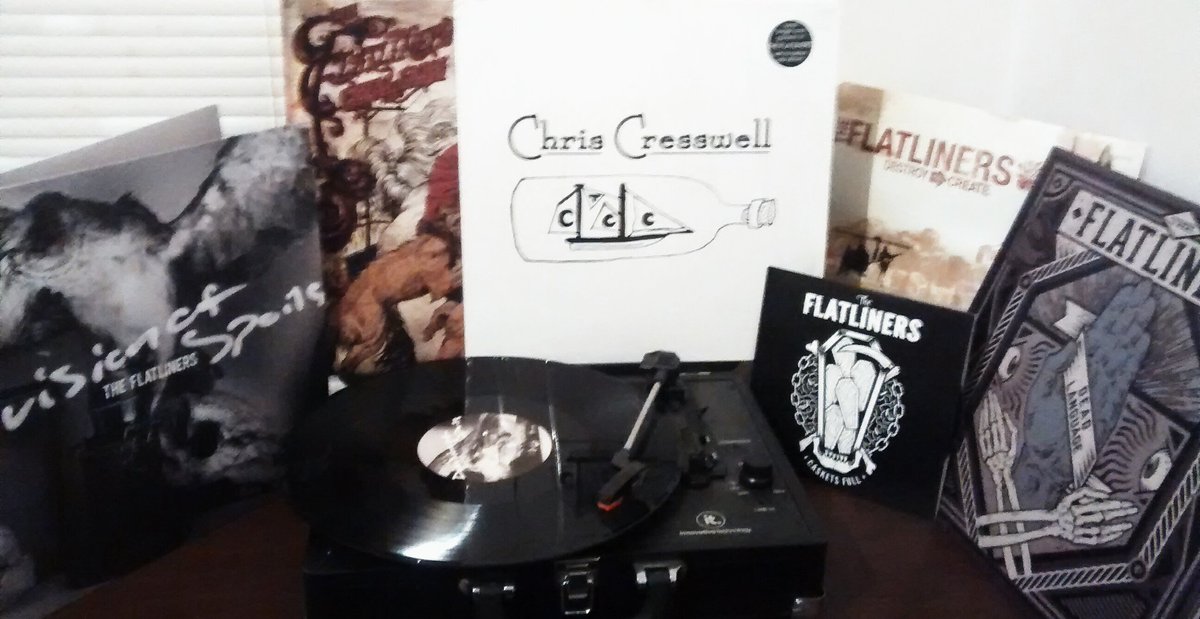 NBPunkFanatic's tweet photo. My @theflatliners vinyl addiction is real.   #cantstop #fullcollectionhereicome #checkthemout #DivisionOfSpoils https://t.co/7SAUspwFhE