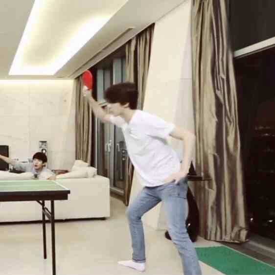 honeykaisoo's tweet photo. Lmao Sehun 😂😂 https://t.co/oaeBZ5GLiB