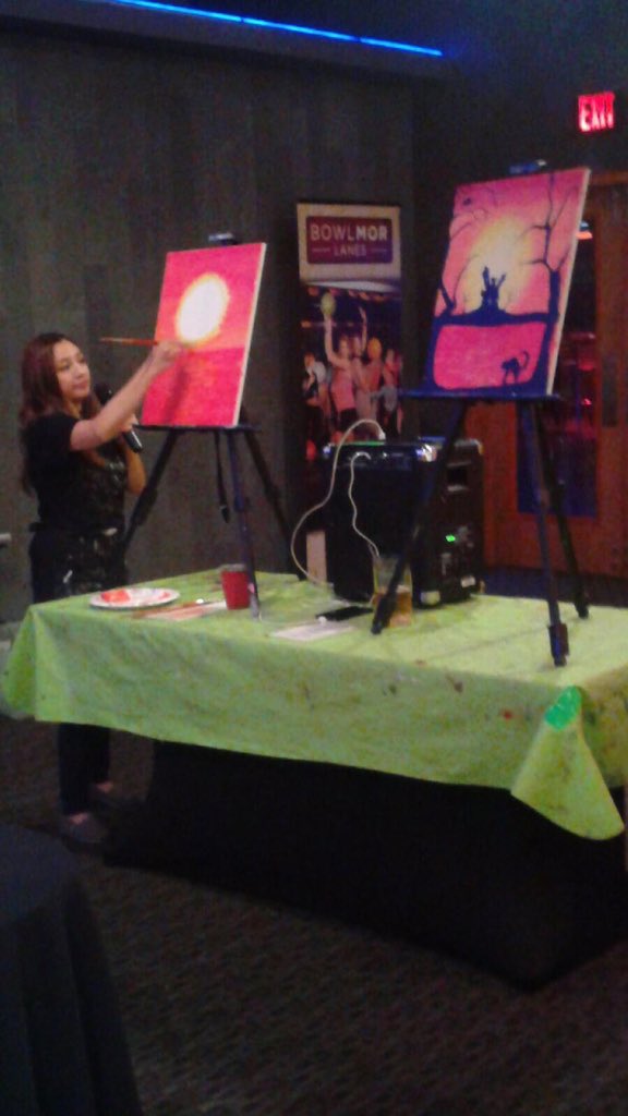 PaintNiteLA's tweet photo. Cheers to another fun night #DrinkingCreatively at @bowlmorlanes in #Anaheim! #PaintNiteOC #PaintNite #Bowlmor https://t.co/n2K0rkUJ4x
