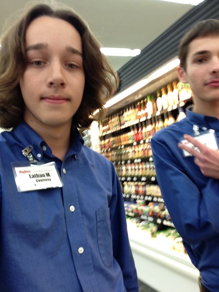 Late710's tweet photo. The greasiest tag team Courtesies that hyvee has ever seen https://t.co/xwrvtYSWv6