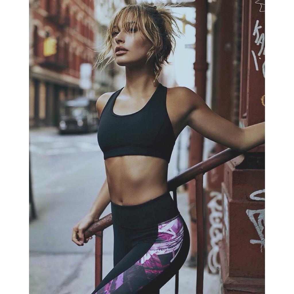 HaileyBaldwinCR's tweet photo. @haileybaldwin via IG: 🏃🏼💪🏼 shot by #gstyles https://t.co/XFcwOdIcag