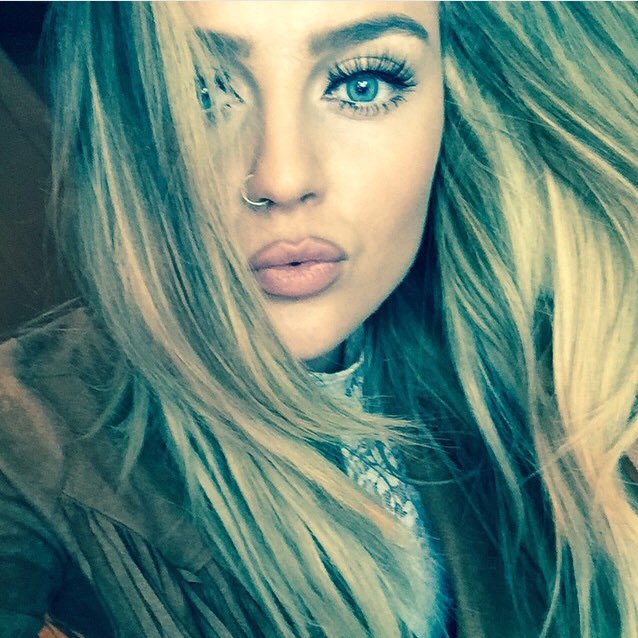 thebestofjerrie's tweet photo. perries selfies https://t.co/RsNHITrMyj