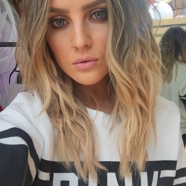 thebestofjerrie's tweet photo. perries selfies https://t.co/RsNHITrMyj