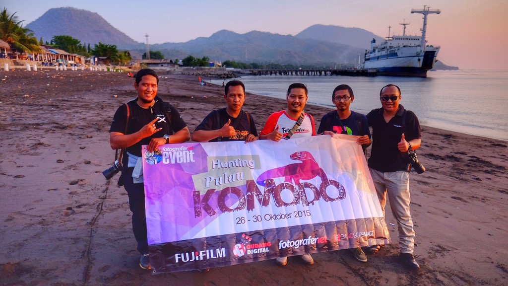 kristupa's tweet photo. Rombongan @fotografernet Hunting Series 2014 landing di Ende, NTT kemarin
#FNhunting @fotografernet https://t.co/Ln7VbAKQlc