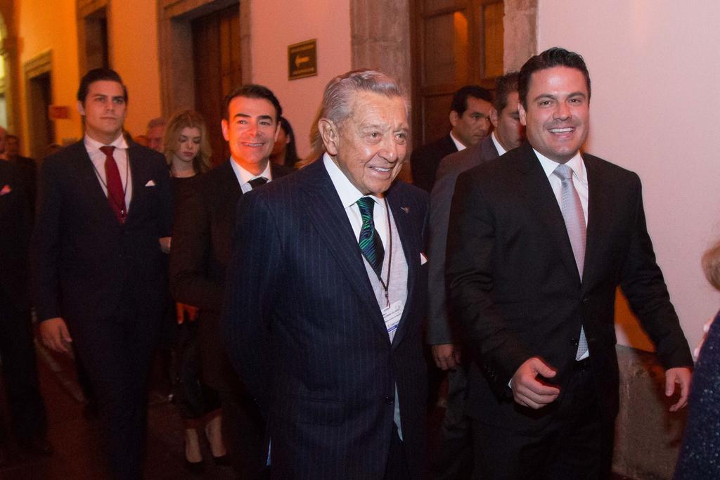 AristotelesSD's tweet photo. Culmina el 2° día de México Cumbre de Negocios, #MCN2015. Mañana nos espera otra jornada de trabajo. ¡Buenas noches! https://t.co/eGQUOHBPzy
