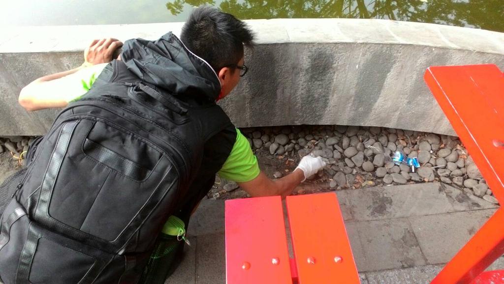 Prabu_superhero's tweet photo. Walo seujung kelingking, puntung rokok teteplah sampah. Kalo.gak dipungutin bikin kotor lingkungan #SelasaTanpaRokok https://t.co/dQuJHc0xjj