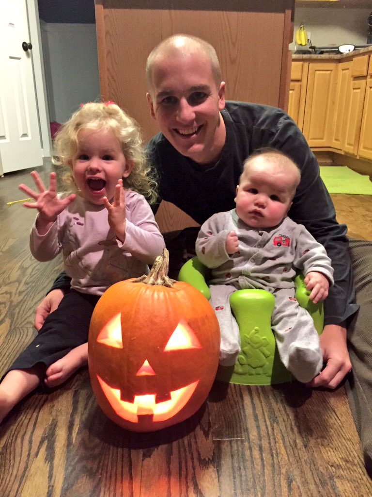 MattHaggeSLP's tweet photo. The Hagge family jack-o-lantern. Kendall's excited! #jackoLLAntern https://t.co/Kbm5je5RGB