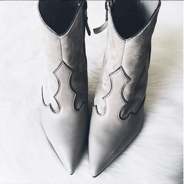 shoppursona's tweet photo. Shoe of the week now on the blog https://t.co/vROL8C6XuR https://t.co/VJGOlTSdtA