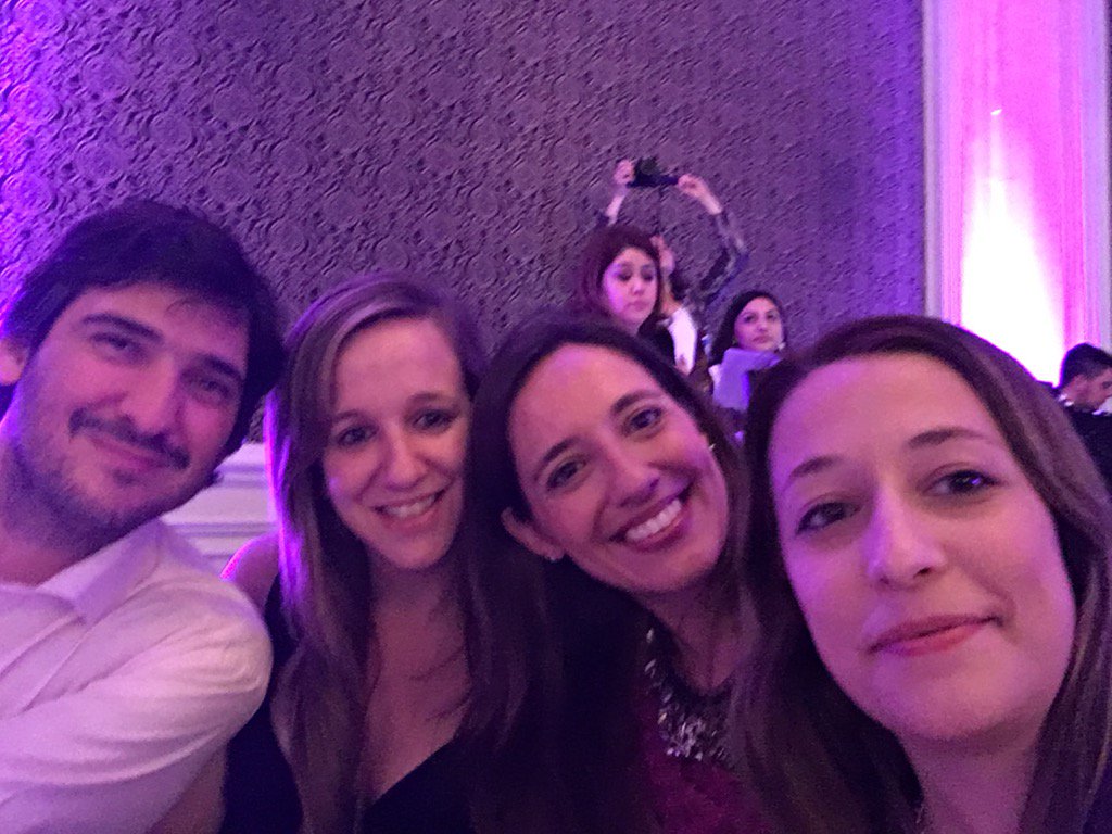 espegonzalez's tweet photo. Ansiosos esperando la entrega de los premios #Eikon2015 @BWcomint https://t.co/gF1QrHmCK3