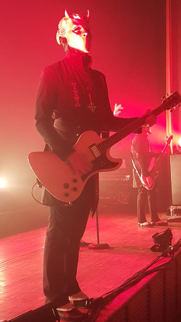 amster87's tweet photo. Fire! My favorite. Amazing show. @thebandGHOST https://t.co/vQiQnOZHhh