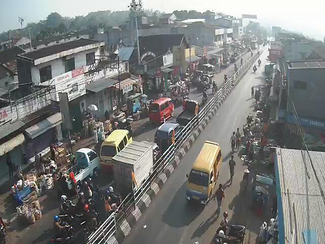 dtlpoldajateng's tweet photo. 07.16WIB arus lalin depan pasar projo ambarawa dua arah terpantau ramai lancar, hati2 dalam berkendara https://t.co/foVFri5fTn