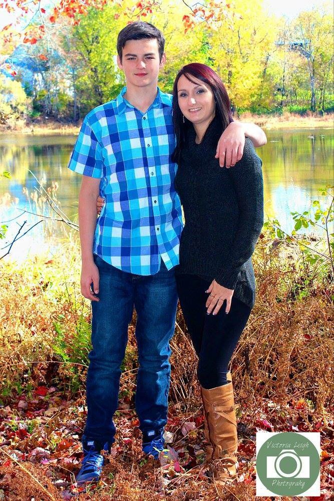 QuoteCityGirl's tweet photo. #fallfamilyshoot #motherson #familyphotographer #familyshoot #familyphotography #hamptonNB #lovefall #FallColours https://t.co/uAgjflHWNR