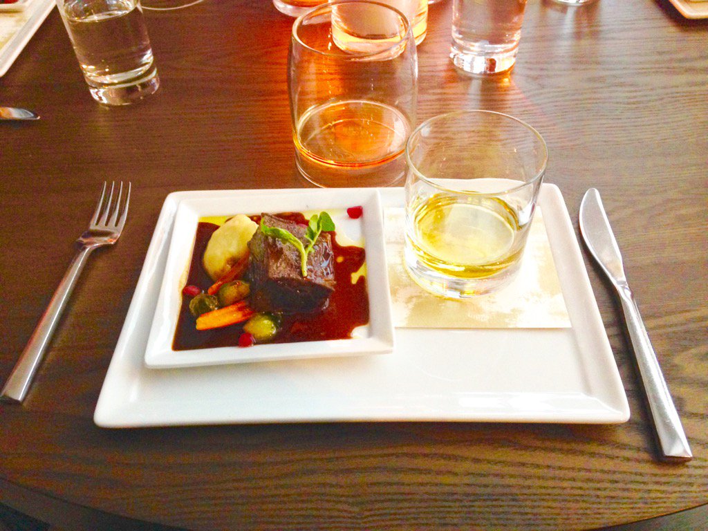 RichardLeong2's tweet photo. @USMacallan 10 & rare cask with braised short ribs #whisky #scotch #discoverrare #soho #nyc https://t.co/DOg1bn6SIk