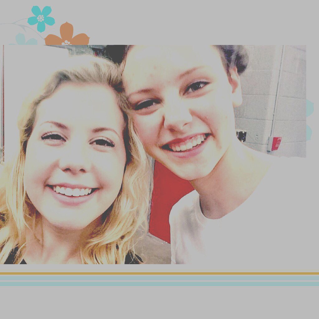 oatmilkmaura's tweet image. I love this beautiful human being 💜 #musicmanjr #MrsParoo #mystar #littlesister