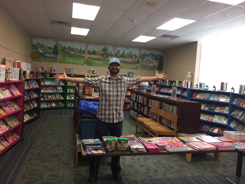 kennedy_media's tweet photo. It's book fair time in the jfk media center!!! #backyardbooks @KCS_Kennedy https://t.co/AOjZJvZrlV