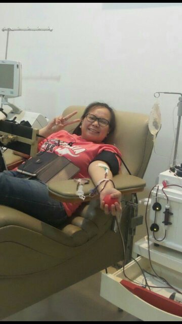 Jam 00.30 malam proses #Apheresis thdp mbak <a href="/pingkers/">KeziaPingkanJovanka</a> selesai. Keduanya bahagia meski capek dan ngantuk.