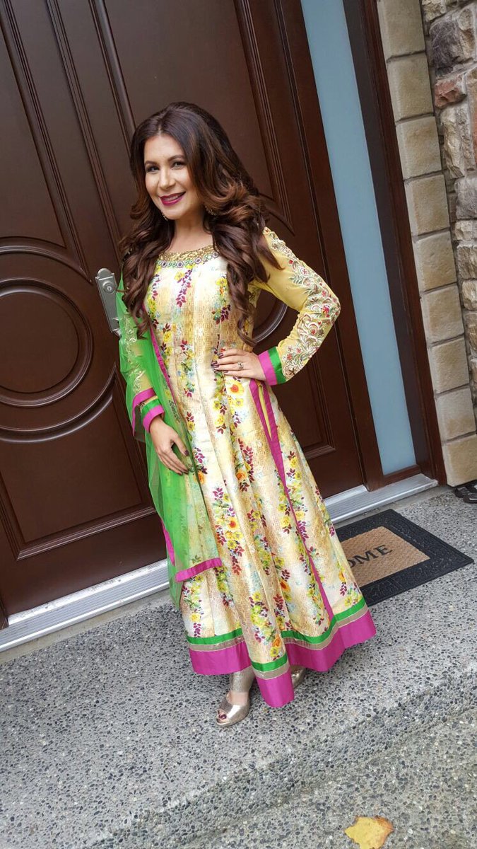 TarannumThind's tweet photo. It was a pleasure to MC the 2nd @DhahanPrize Thx to #VivahCollection @WaliaR @contouredstudios for makin me feel fab https://t.co/ynLFl1f5RZ