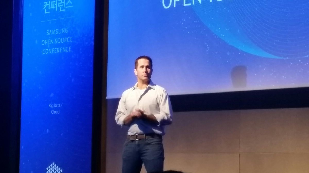 joncruz's tweet image. Here's @RealBrianWarner of @SamsungOSG delivering the opening for #SOSCON
