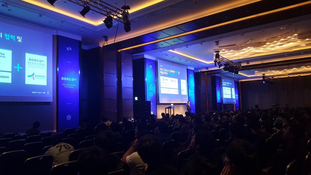 reyverdejo's tweet image. At #SOSCON Having a blast with all the cool @SamsungOSG people ;)