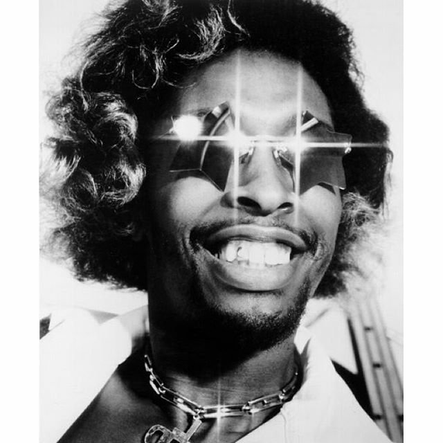DaFuzzyDrumma's tweet photo. HAPPY BIRTHDAY FUNK & BASS INNOVATOR @Bootsy_Collins!!! #funk #funky #bass #spacebass #igiveafunk https://t.co/DXjOxvTAJr