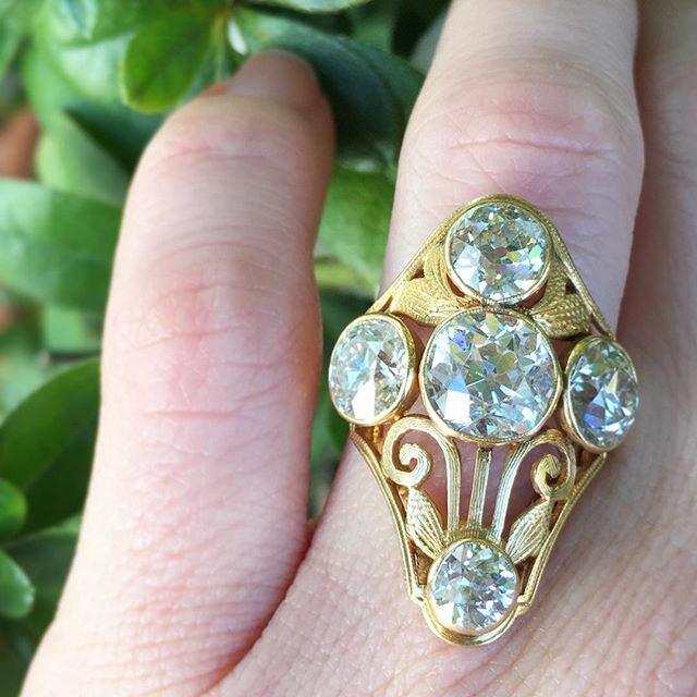 LoveGoldLive's tweet photo. Is there anything more Art Nouveau than this scrolling gold ring from #craigevansmall in Los Angeles?! #LoveGold https://t.co/cL0k7zYo1D